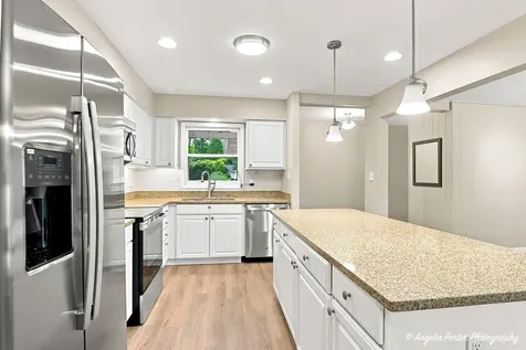1403 Dairy Lane Mundelein IL 60060