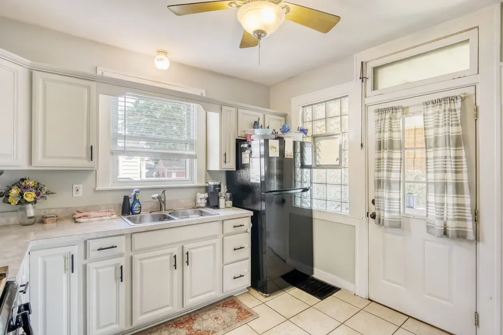 11029 South Troy Street Chicago IL 60655