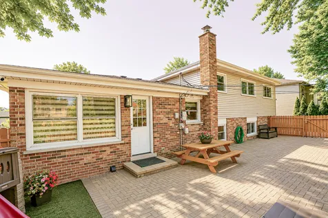 554 Patton Drive Buffalo Grove IL 60089