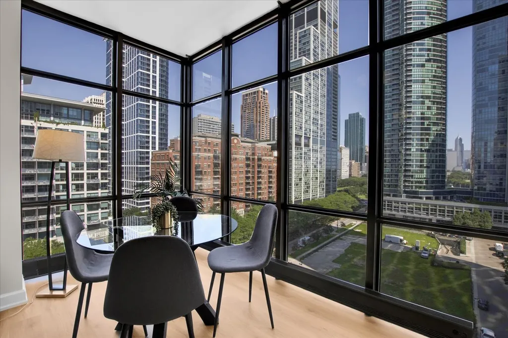 1322 South Prairie Avenue Chicago IL 60605