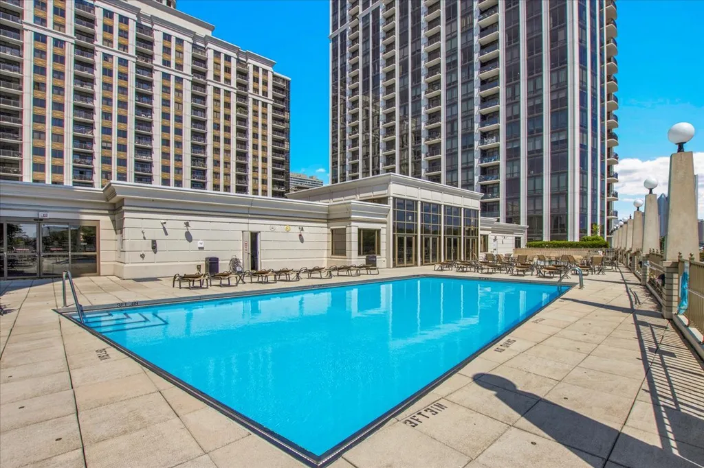 1322 South Prairie Avenue Chicago IL 60605