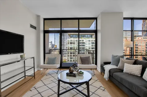 1322 South Prairie Avenue Chicago IL 60605