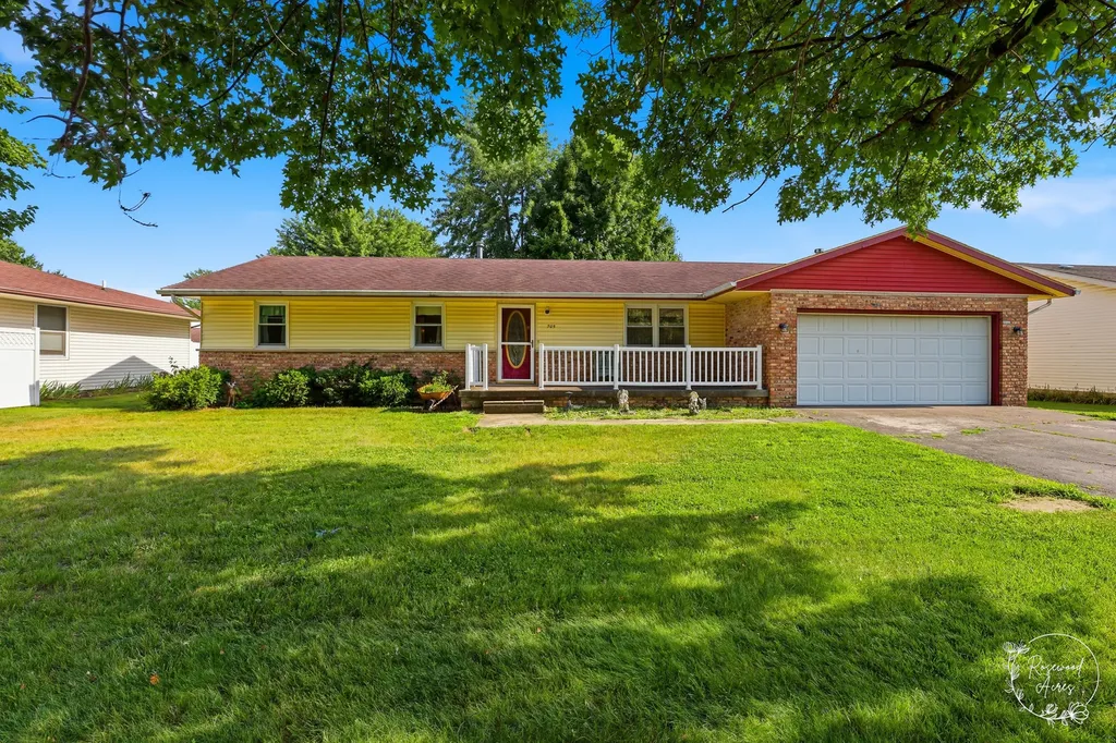 705 East Rosewood Street Watseka IL 60970