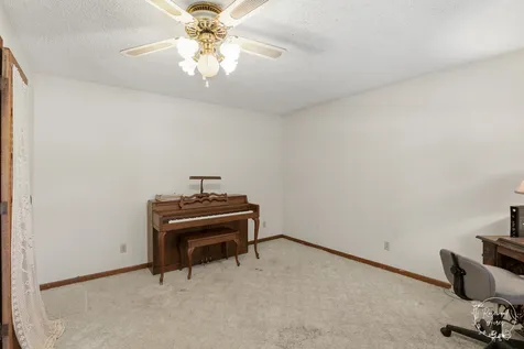 705 East Rosewood Street Watseka IL 60970