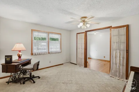 705 East Rosewood Street Watseka IL 60970
