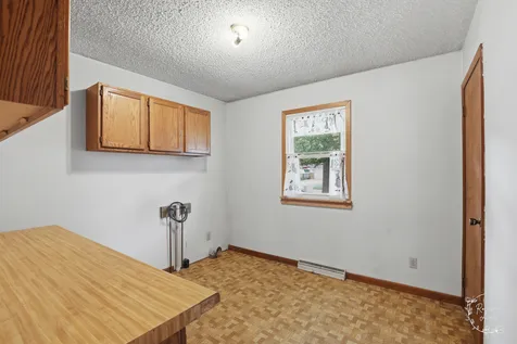 705 East Rosewood Street Watseka IL 60970