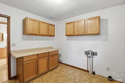 705 East Rosewood Street Watseka IL 60970