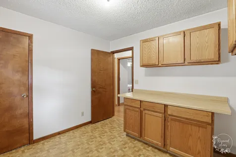 705 East Rosewood Street Watseka IL 60970