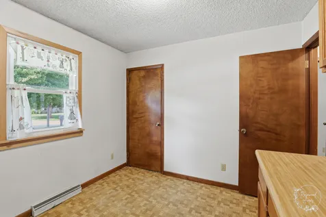 705 East Rosewood Street Watseka IL 60970