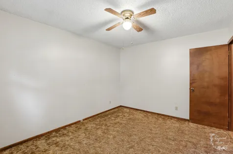 705 East Rosewood Street Watseka IL 60970