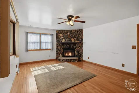 705 East Rosewood Street Watseka IL 60970