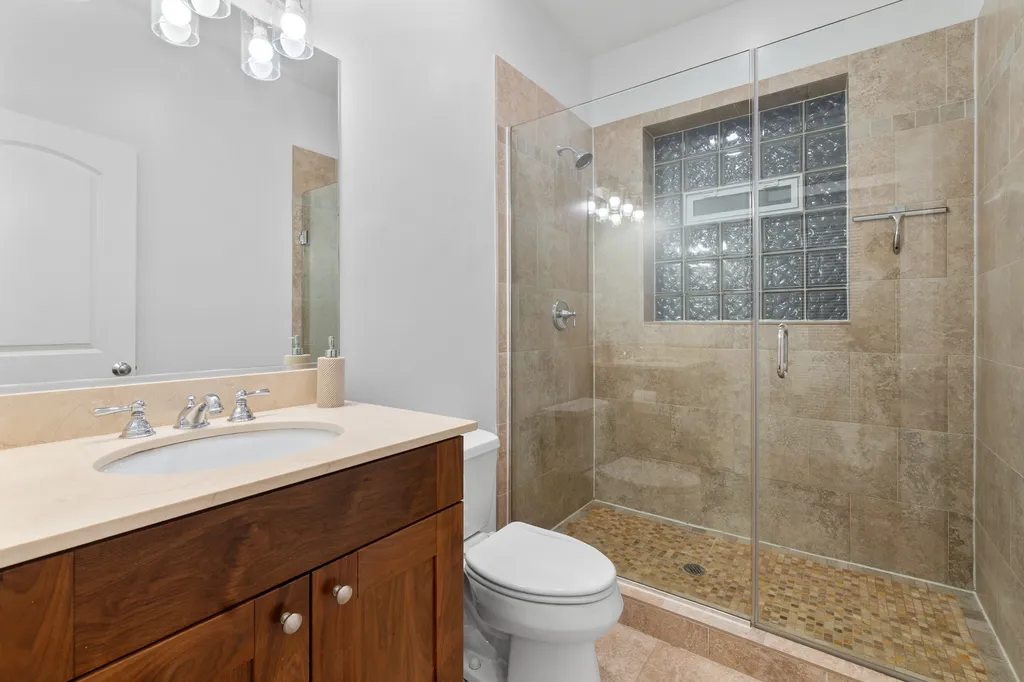 3416 North Sheffield Avenue Chicago IL 60657