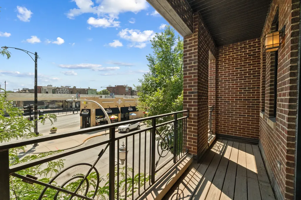 3416 North Sheffield Avenue Chicago IL 60657