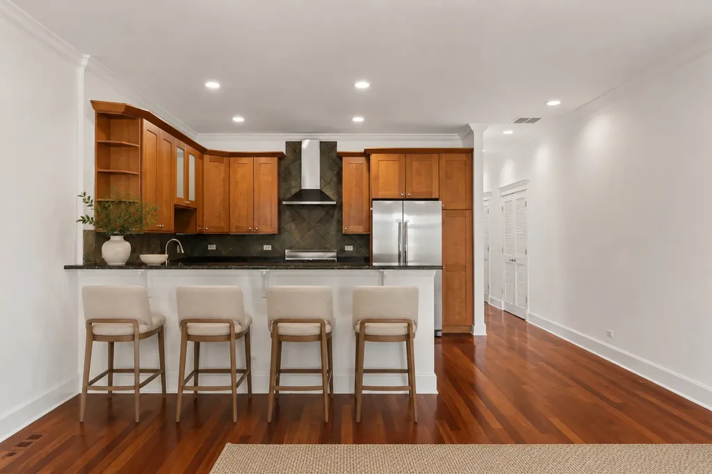 3416 North Sheffield Avenue Chicago IL 60657