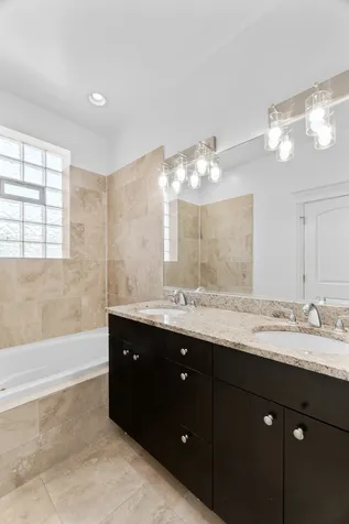 3416 North Sheffield Avenue Chicago IL 60657