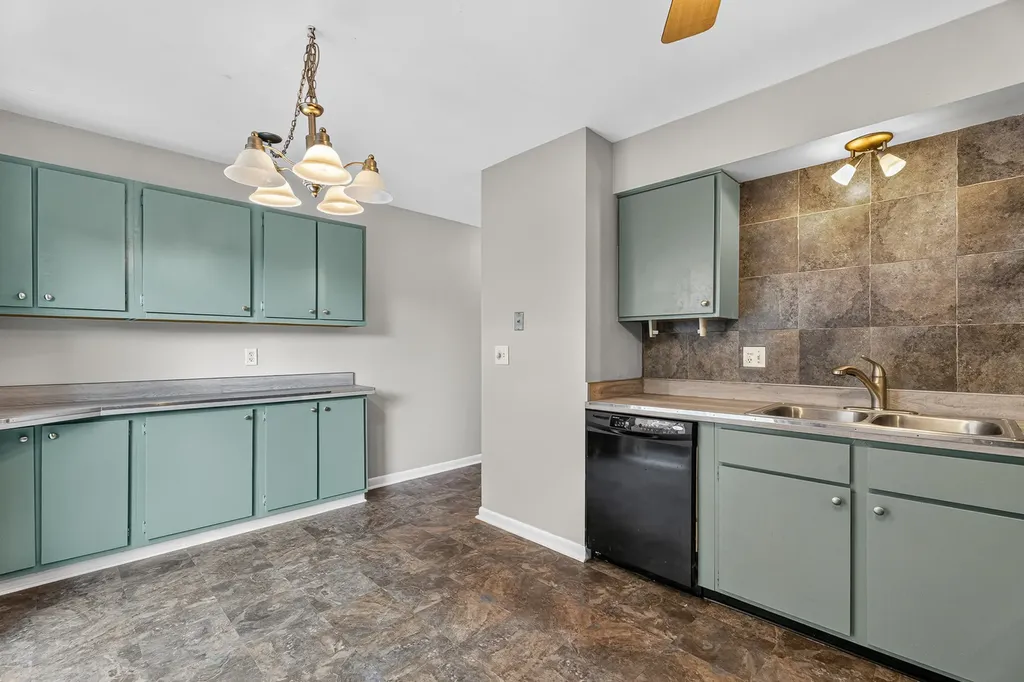 613 East 3rd Street Lockport IL 60441