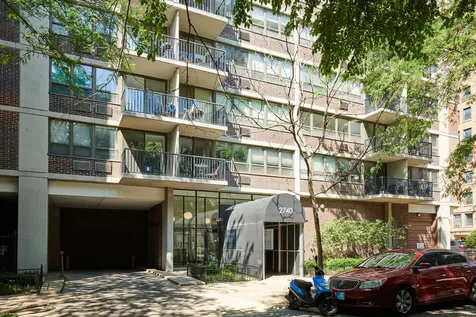 2740 North Pine Grove Avenue Chicago IL 60614