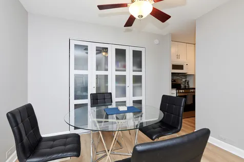 2740 North Pine Grove Avenue Chicago IL 60614