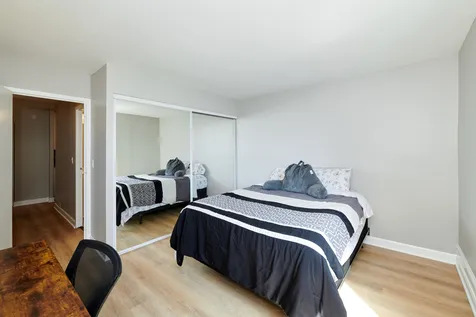 2740 North Pine Grove Avenue Chicago IL 60614