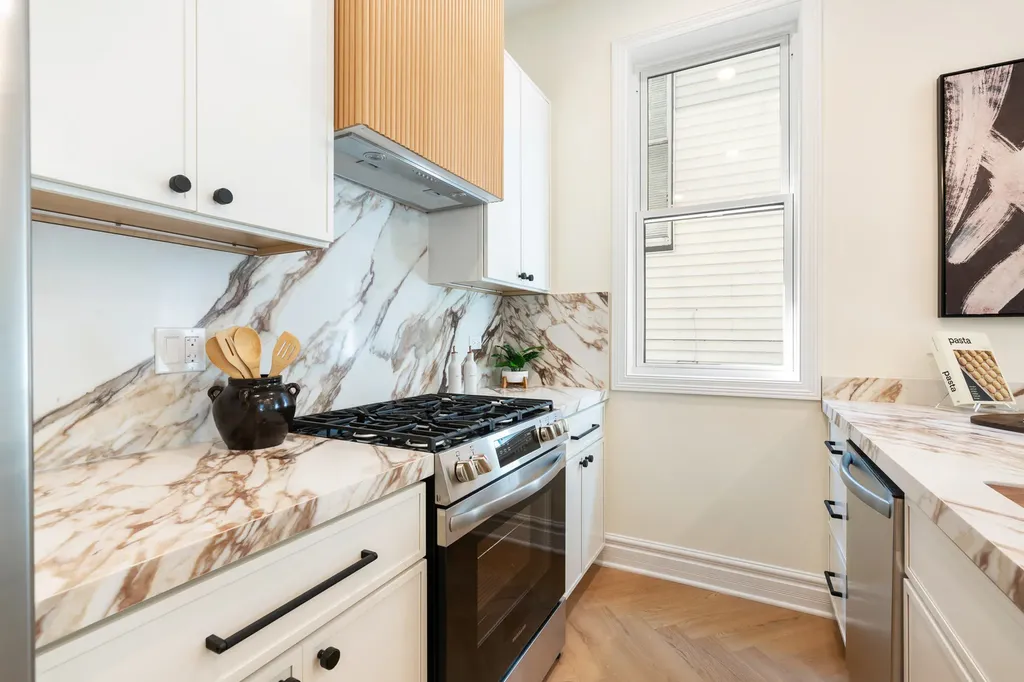 3329 North Whipple Street Chicago IL 60618