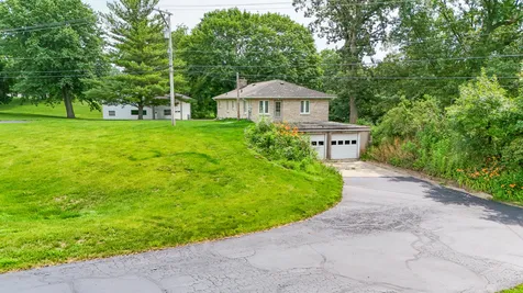 1742 Wolverine Road Dixon IL 61021