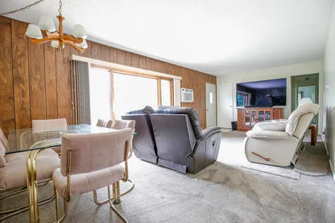 1742 Wolverine Road Dixon IL 61021