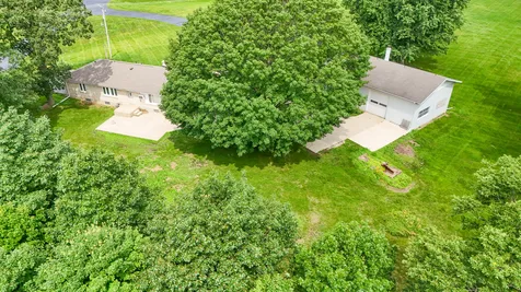 1742 Wolverine Road Dixon IL 61021