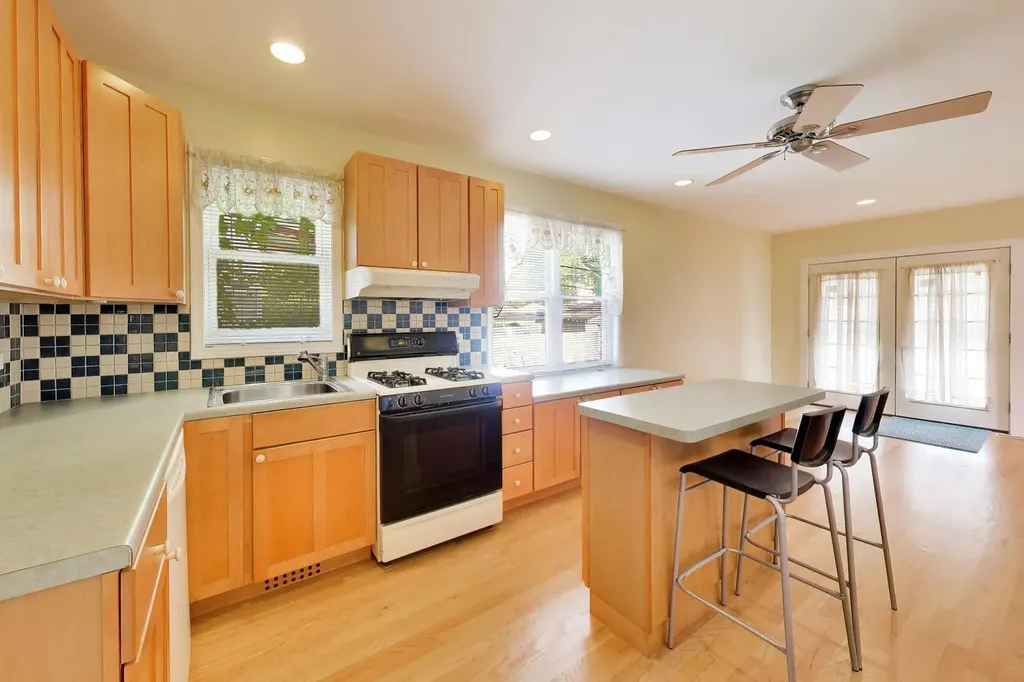1631 North Natchez Avenue Chicago IL 60707