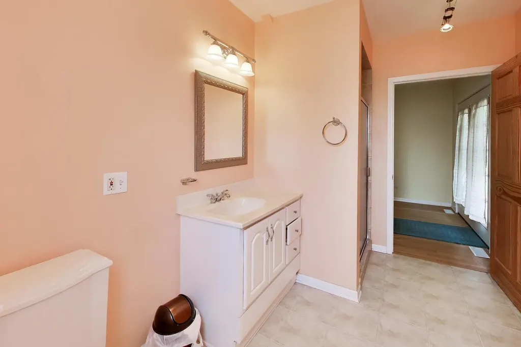 1631 North Natchez Avenue Chicago IL 60707