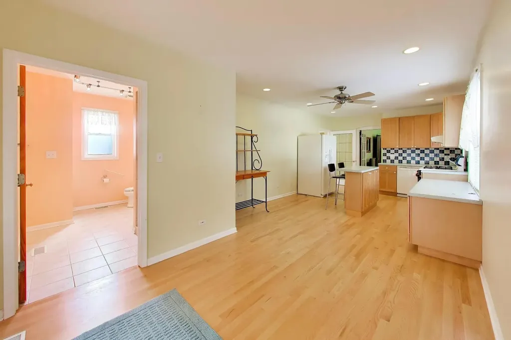 1631 North Natchez Avenue Chicago IL 60707