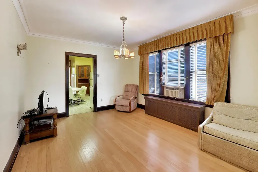 1631 North Natchez Avenue Chicago IL 60707