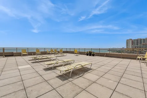 6301 North Sheridan Road Chicago IL 60660