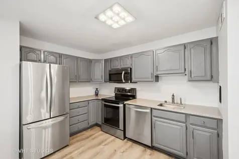 6301 North Sheridan Road Chicago IL 60660