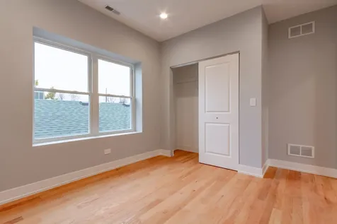 4851 North Central Avenue Chicago IL 60630