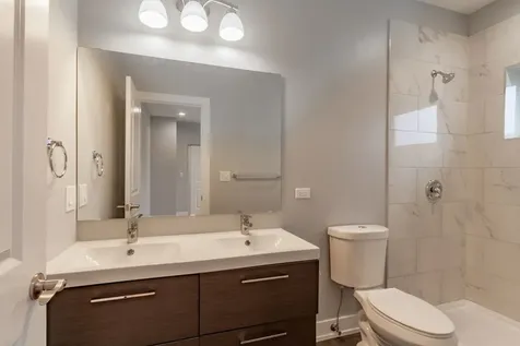 4851 North Central Avenue Chicago IL 60630