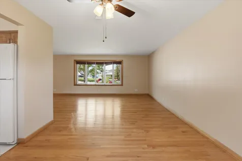 160 Fairfield Way Bloomingdale IL 60108