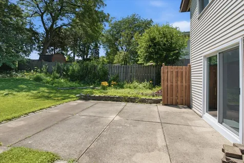 160 Fairfield Way Bloomingdale IL 60108