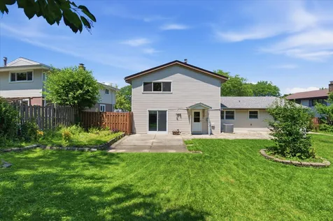 160 Fairfield Way Bloomingdale IL 60108