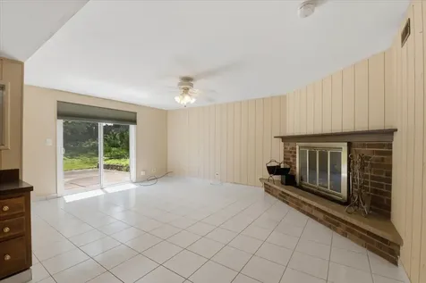 160 Fairfield Way Bloomingdale IL 60108