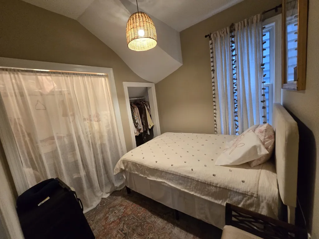 2238 West Carmen Avenue Chicago IL 60625