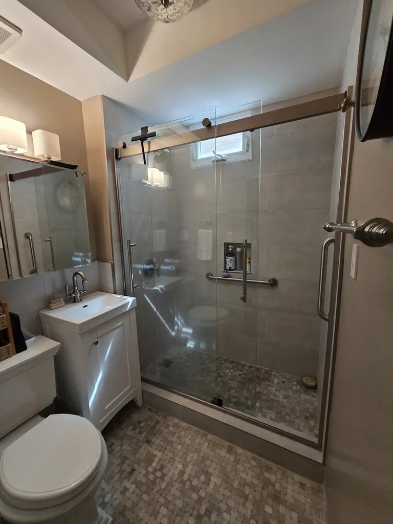 2238 West Carmen Avenue Chicago IL 60625