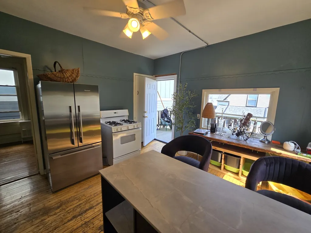 2238 West Carmen Avenue Chicago IL 60625