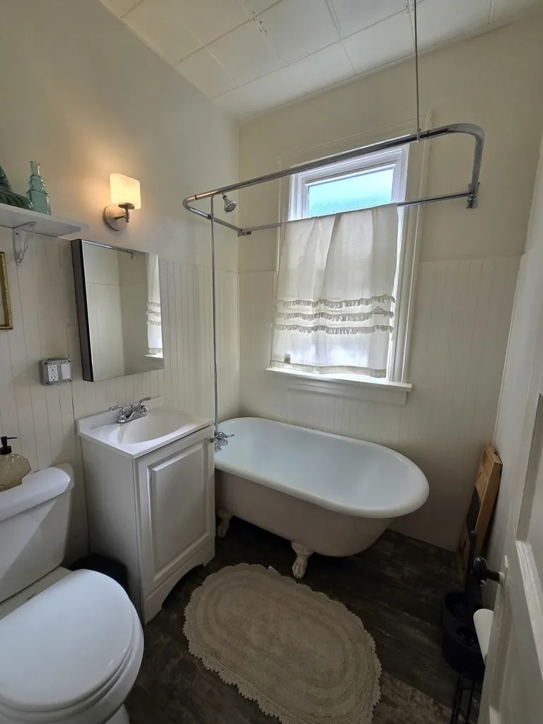 2238 West Carmen Avenue Chicago IL 60625
