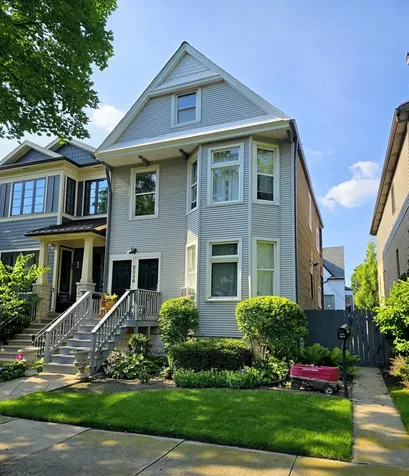 2238 West Carmen Avenue Chicago IL 60625