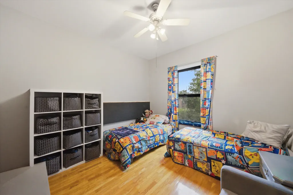 212 East 44th Street Chicago IL 60653