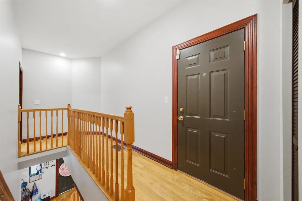 212 East 44th Street Chicago IL 60653