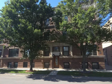 212 East 44th Street Chicago IL 60653