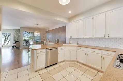 26443 North Ridge Court Mundelein IL 60060