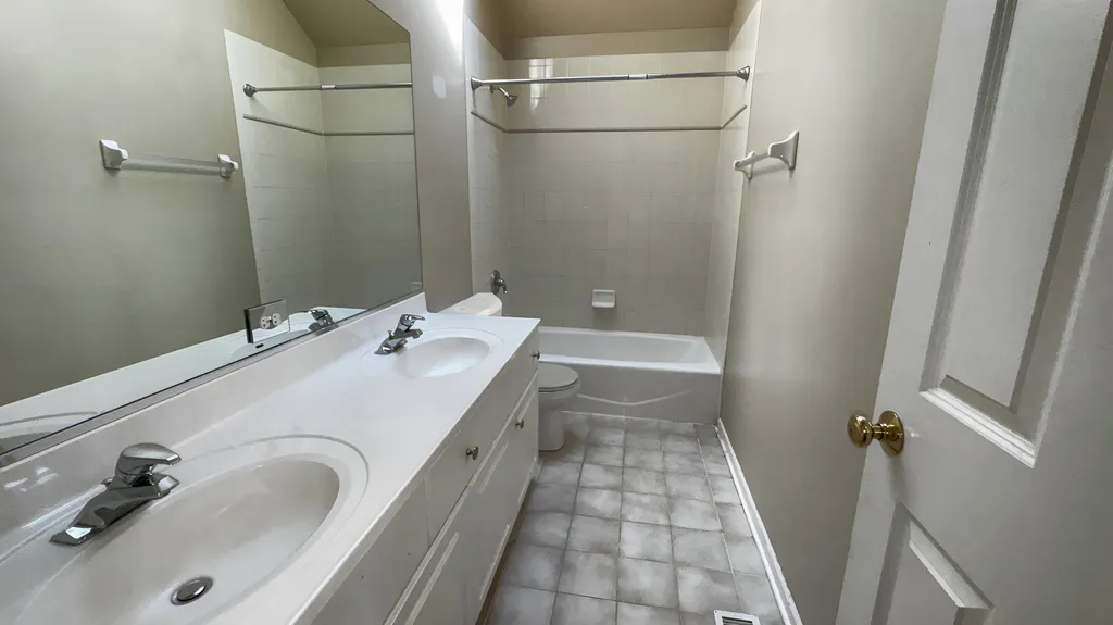 4824 Clearwater Lane Naperville IL 60564