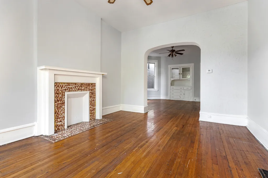 1907 West Irving Park Road Chicago IL 60613